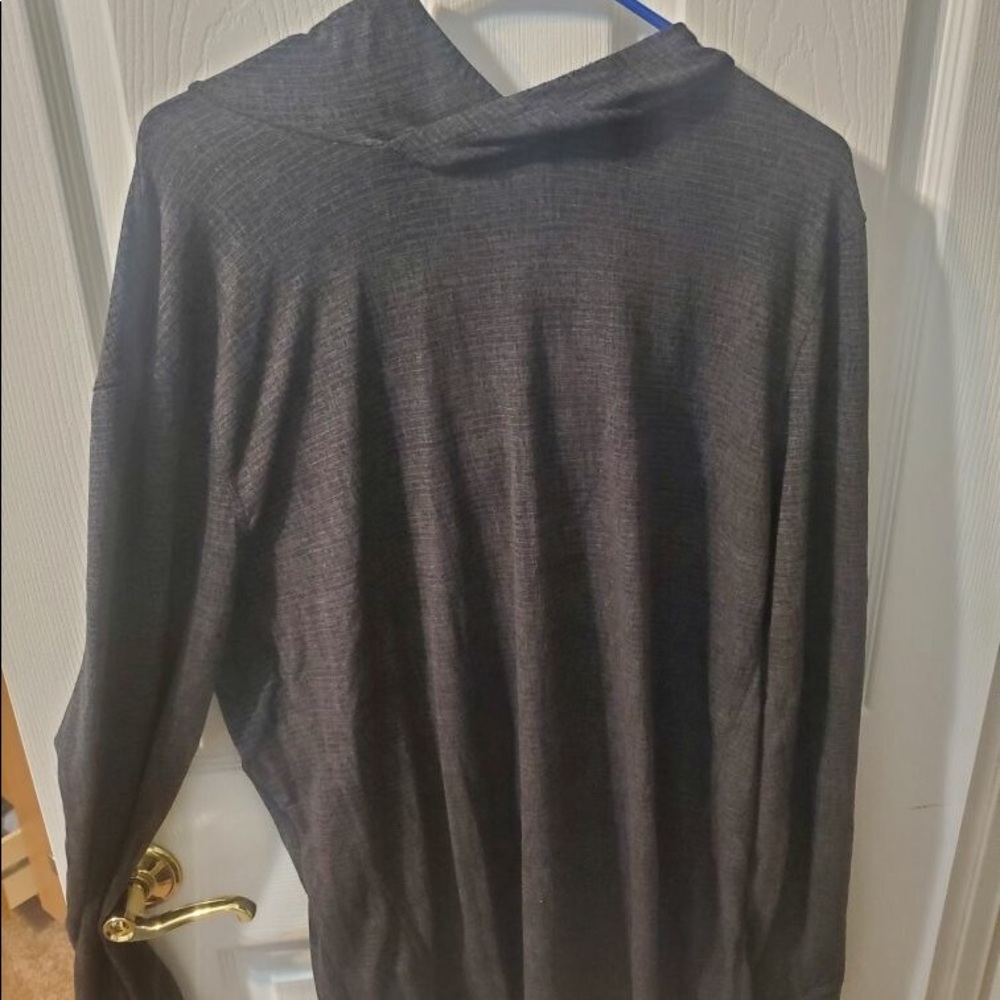 LuLulemon men’s Metal Vent Tech hoodie.